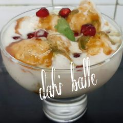 A picture of Dahi balle.
