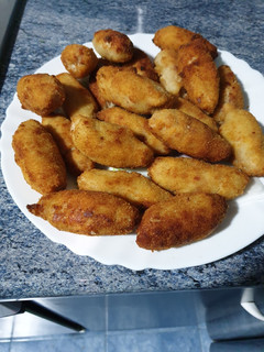 Una foto de Croquetas de pollo y jamón Serrano