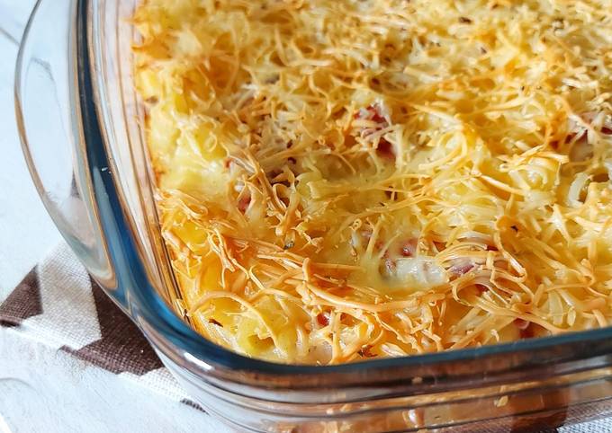 Cheesy Macaroni Schotel