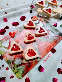 जेम कुकीज (jam cookies recipe in Hindi) रेसिपी मुख्य फोटो