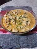 Pollo en salsa strogonoff