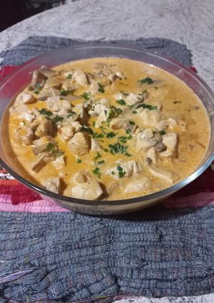 Una foto de Pollo en salsa strogonoff