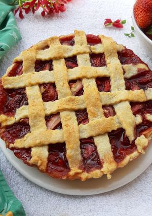 A picture of Strawberry Pie.