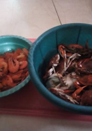 A picture of Crabs and Prawns.
