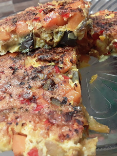 Una foto de Tortilla de zapallo y berenjena...🍳🍆🎃🌶🌰🍳