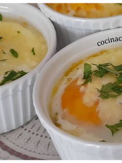Una foto de Huevos al plato en freidora de aire