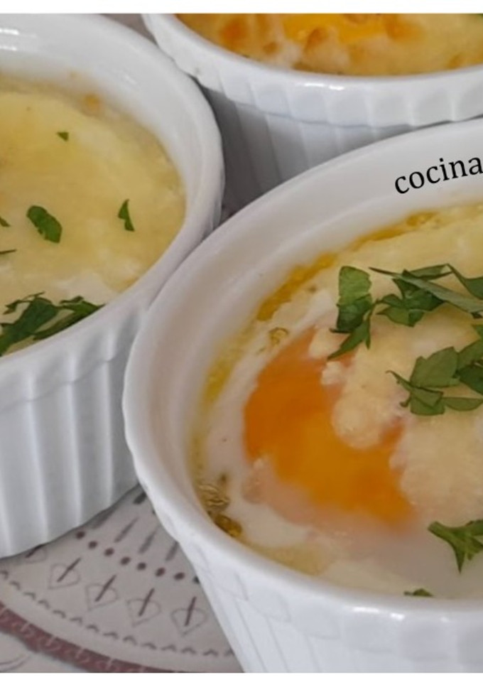 Una foto de Huevos al plato en freidora de aire