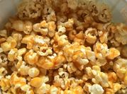 Gambar popcorn karamel