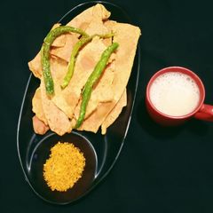 A picture of Fafda.