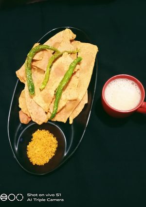 A picture of Fafda.