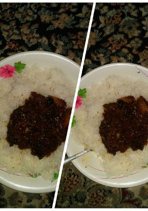 Shinkafa da sauce din bandan kifi ainihin hoton girkin