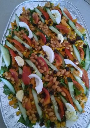 A picture of Full Meal Salad.
