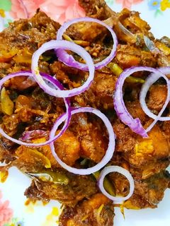 चिकन भुना मसाला (Chicken bhuna masala recipe in hindi) रेसिपी मुख्य फोटो