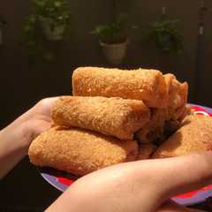 รูปของ Risol isi smoke beef dan mayo