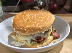 Une photo de Burger Maison au Fromage à Raclette