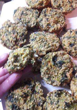 Una foto de Muffins de espinaca, zanahoria y quinoa