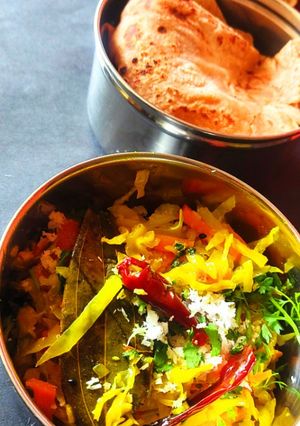 A picture of Cabbage carrot subji (panch phorn).