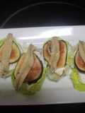 Barquitas de lechuga con higo y boquerones