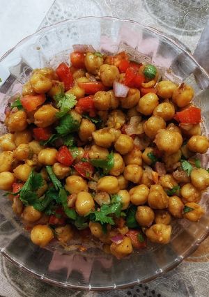 चना चाट (chana chaat recipe in Hindi) रेसिपी मुख्य फोटो