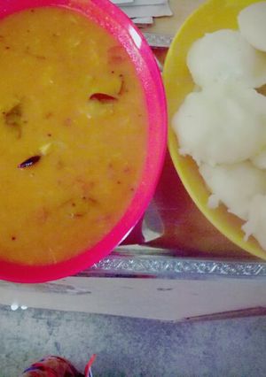 A picture of Idli sambar so easy now.