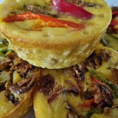 A picture of Kuih Cara berlauk (muffin with minced beef curry) non keto.