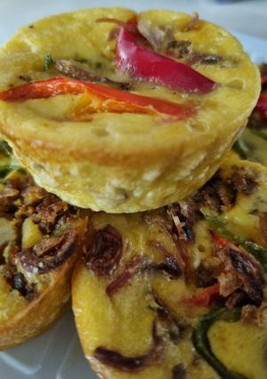 A picture of Kuih Cara berlauk (muffin with minced beef curry) non keto.