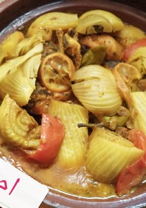 صورة لوصفة طاجين بالدجاج والبسباس روعة 🥰