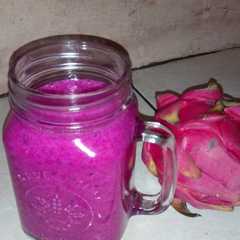 Smoothie dragon banana berry রেসিপির প্রধান ছবি