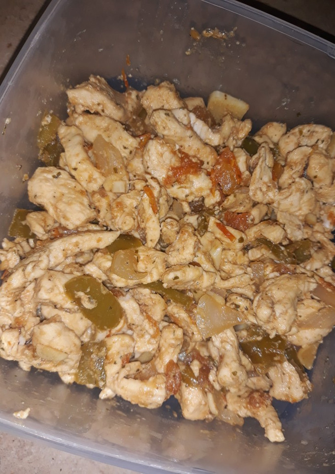 Una foto de Pollo fácil y rápido para una cena fitness