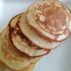 A picture of Soft fluffy pancakes.