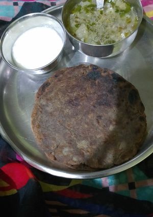 कुट्टू का पराठा (kuttu ka paratha recipe in Hindi) रेसिपी मुख्य फोटो