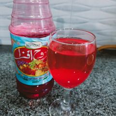 A picture of Laal sharbat.