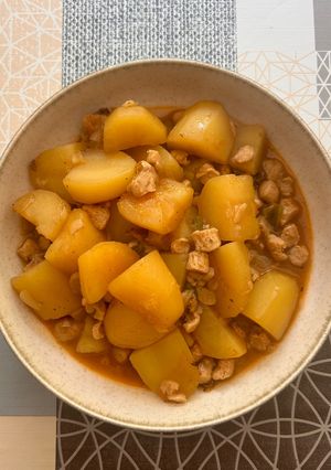 Una foto de Estofado de patatas, boletus y soja