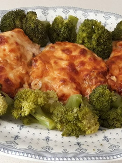 Una foto de Pollo gratinado