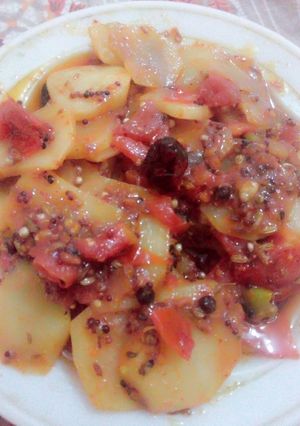 A picture of Achari aloo.