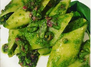 Foto de Penoni com pesto de pistáchios e pancetta