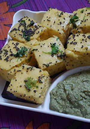 A picture of Khaman Dhokla.