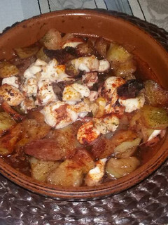 Una foto de Rejo asado con patatas