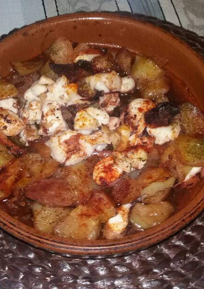 Una foto de Rejo asado con patatas
