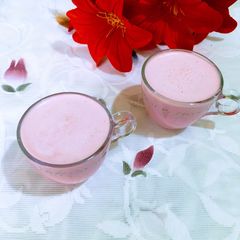 Rich Rose Milk A picture of Rich Rose Milk.