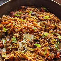 A picture of Easy Peanut Butter Noodles | 🥜.