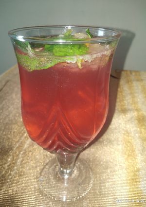 रोज़ मॉकटेल (rose mocktail recipe in Hindi) रेसिपी मुख्य फोटो