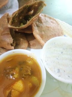 मटर की कचौड़ी (matar ki kachodi recipe in Hindi) रेसिपी मुख्य फोटो