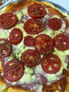 Una foto de Pizza casera a la Napo 🥳