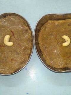 வால்நட் பாதாம் அல்வா(Walnut badam halwa recipe in tamil) செய்முறை முக்கிய புகைப்படம்