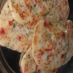A picture of Healthy semolina uttapam.