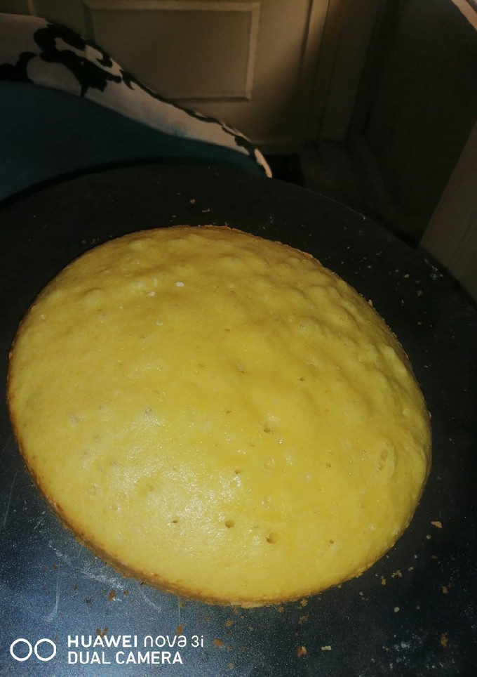 A picture of Vanilla sponge cake in a blender eggless and without oven.