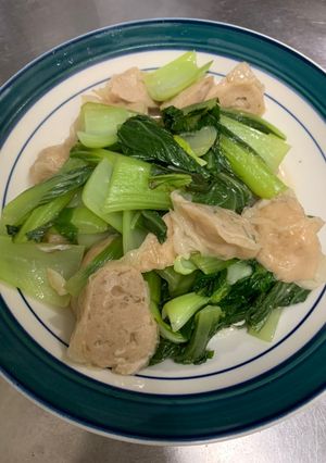 青江菜炒貢丸 的食譜成品照片