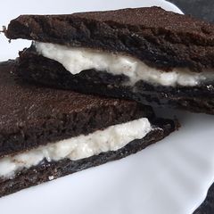 A picture of Oreo sandwich cake.