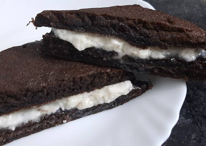 Recipe of Ultimate Oreo sandwich cake